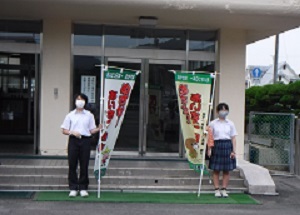 密を避けながら、あいさつ運動を行いました。